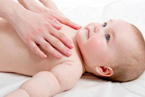 Los cinco sentidos, clave para el masaje infantil