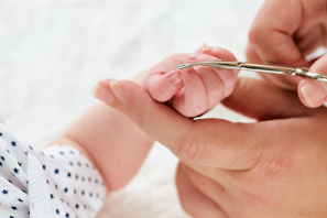 Cuidados de las uñas del recién nacido