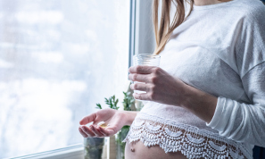 Suplementos vitamínicos con hierro para gestantes anémicas