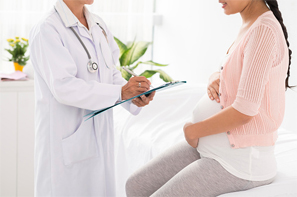 embarazada consulta médica