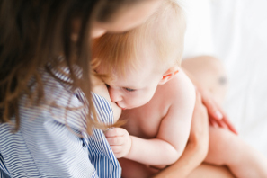 Bacterias de la leche materna evitan la caries infantil