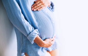 El masaje perineal sirve para evitar el parto con episiotomía