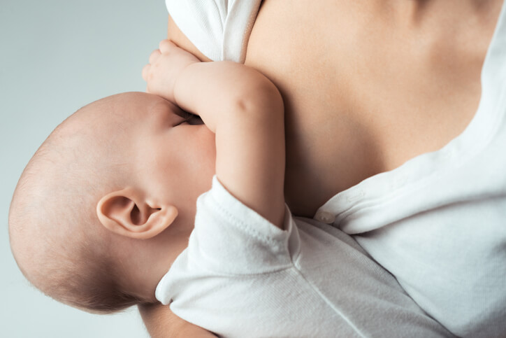 Omega 3, nutriente esencial para la lactancia materna