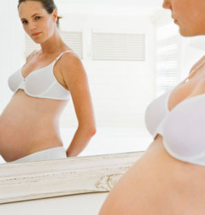 embarazada espejo