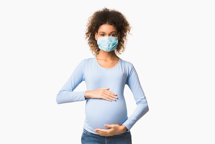 Embarazo con COVID-19: qué efectos tiene en madre y bebé