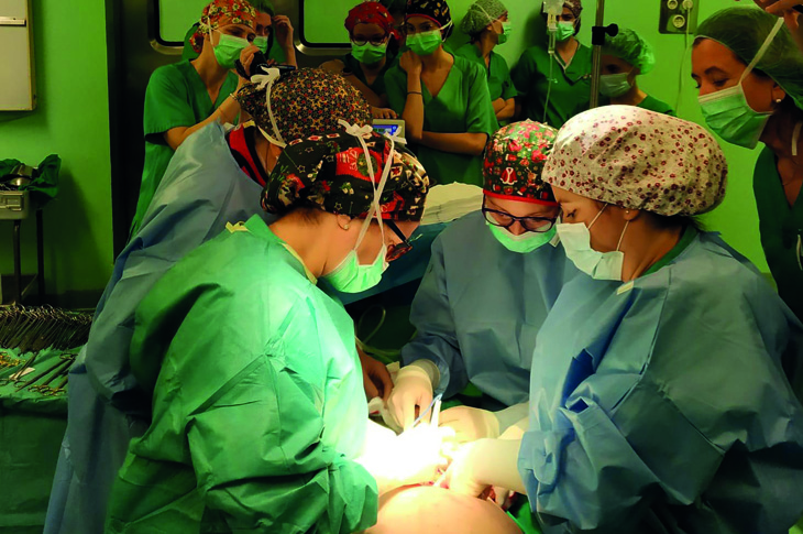 Cesárea de nalgas por placenta adherida y mal situada en el útero