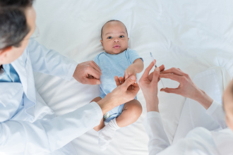 ¿Son seguras las vacunas para los bebés?