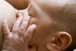 Lactancia materna con bebé