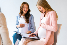 Embarazadas en clases de preparación a la maternidad